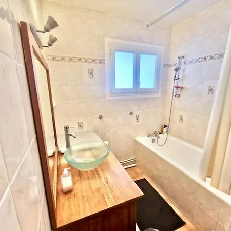 T4 Centre Apartment *