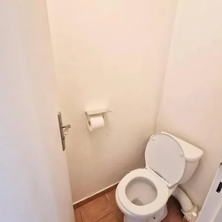 T4 Centre Apartment