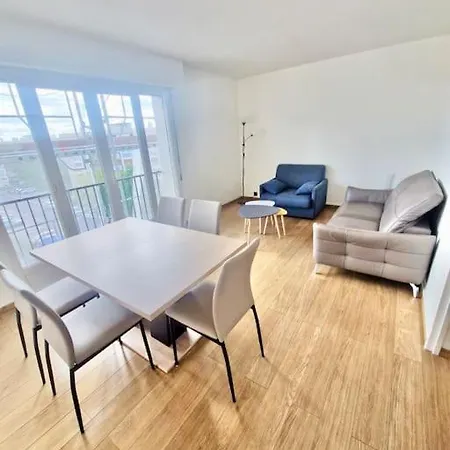 T4 Centre Apartment